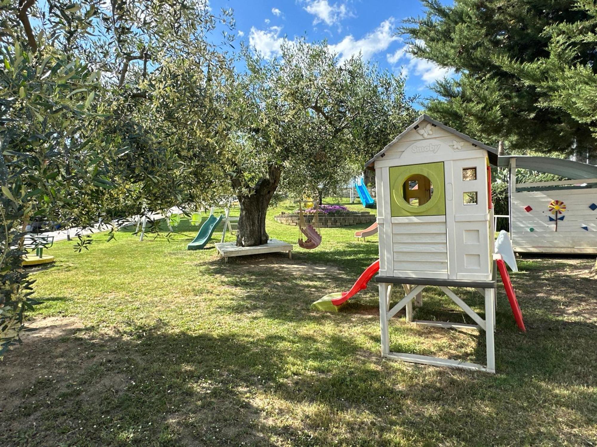 Agriturismo Case Al Sole Loreto Exteriér fotografie