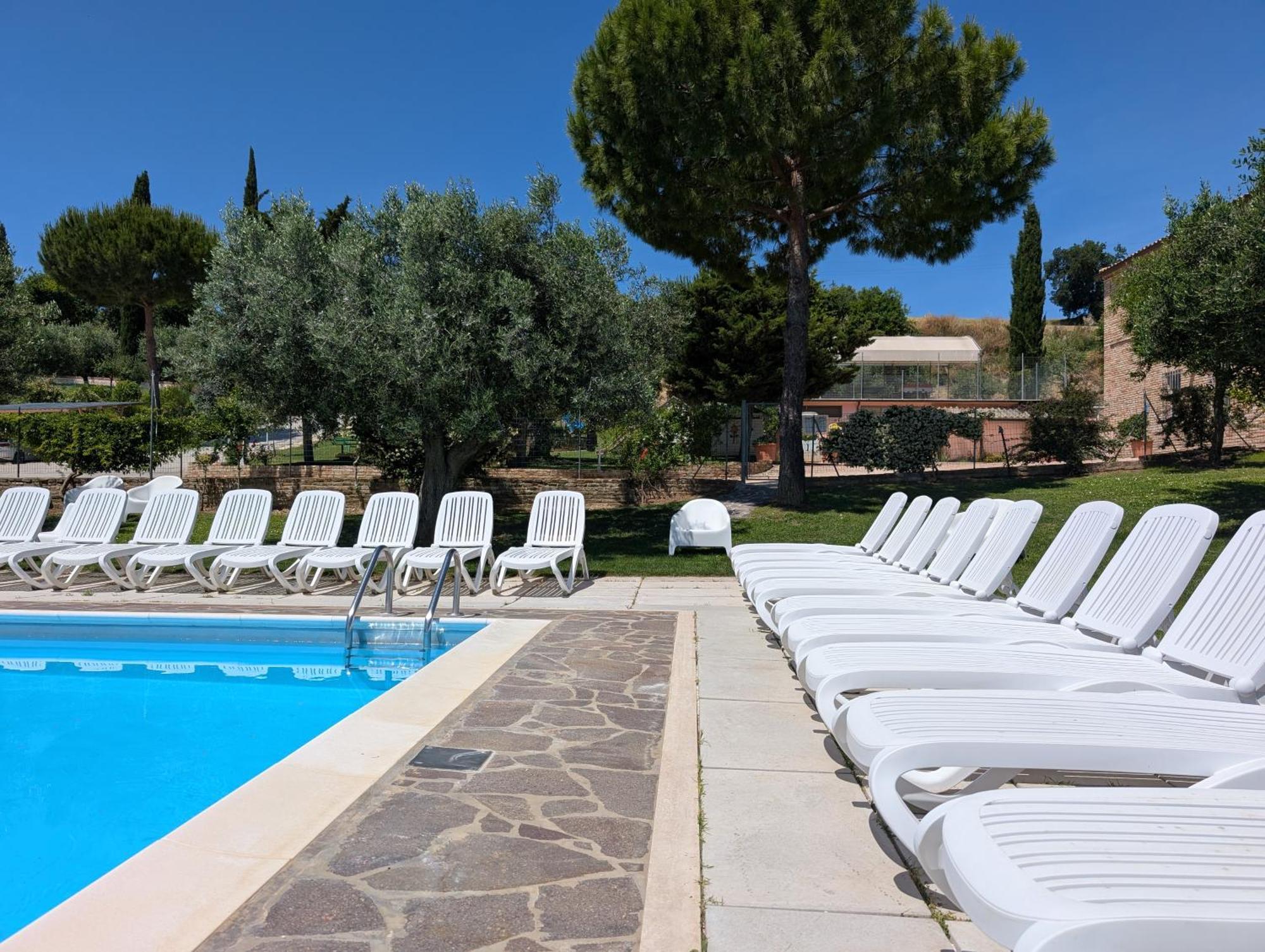 Agriturismo Case Al Sole Loreto Exteriér fotografie